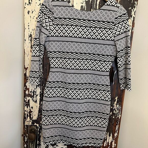 NWT women’s As U Wish Black and White Body Con Dress Size Large. - Picture 1 of 8